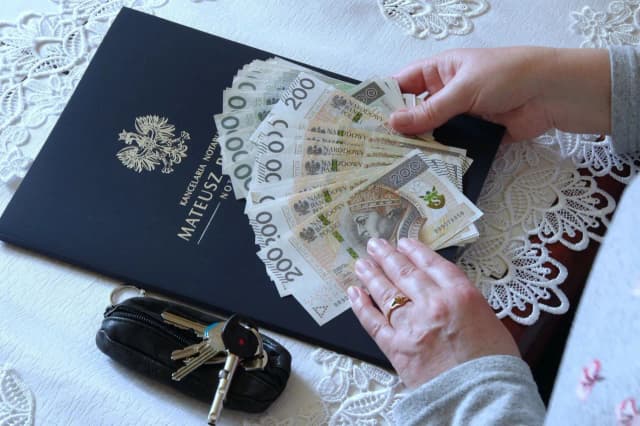 Co to jest akt notarialny i jakie ma znaczenie w transakcjach? Co to jest akt notarialny i jakie ma znaczenie w transakcjach?